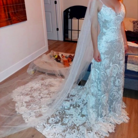 Grace Loves Lace Wedding Dress - Picture 1 of 6